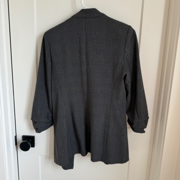 Aritzia Babaton Macauley Blazer - Picture 2 of 5